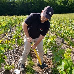 Alexandre plante des slips