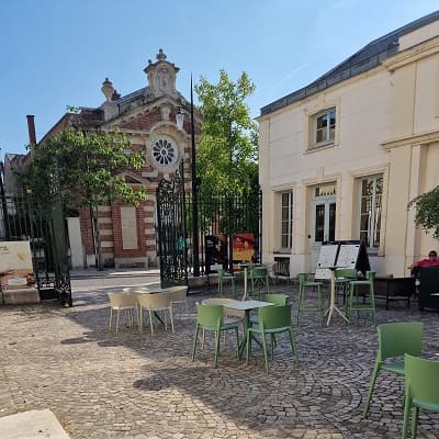 Champagne frais pour apéritif en terrasse