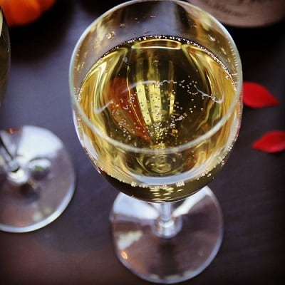 Flutes de champagne pour un cadeau pour les mariés ou les amoureux