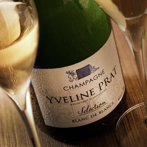 Magnum de Champagne blanc de blanc en coffret avec des flutes