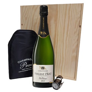 Coffret en bois de Champagne millésime avec un bouchon et un rafraichisseur